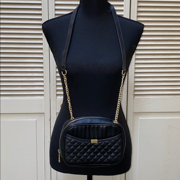 Black faux leather crossbody with gold chain - Picture 4 of 9